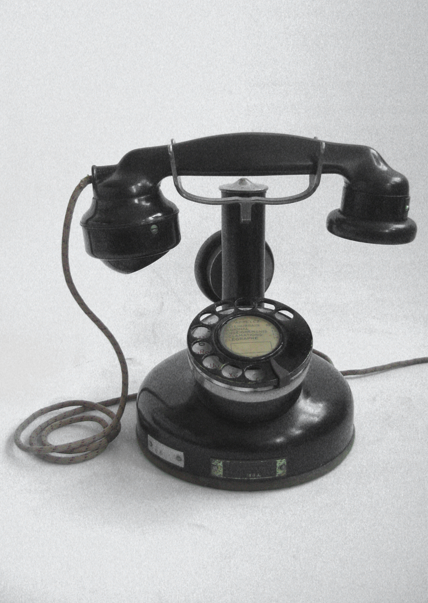 Téléphone ancien PTT 24