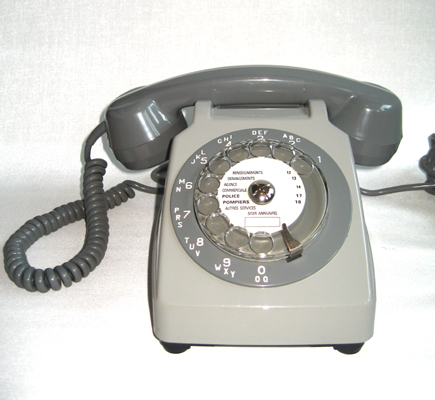 Téléphone ancien S63